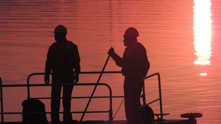 Seafarers are 'heroes' of pandemic, say offshore industry bosses