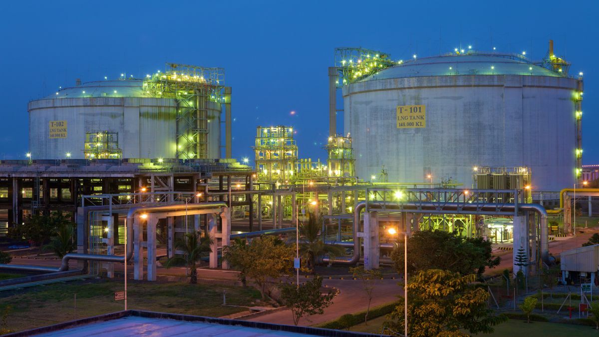 Despite lockdown, LNG imports to India up 20% in March