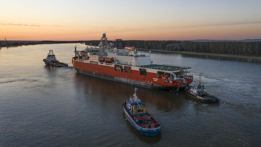Coronavirus delays new icebreaker construction and forces unscheduled tow