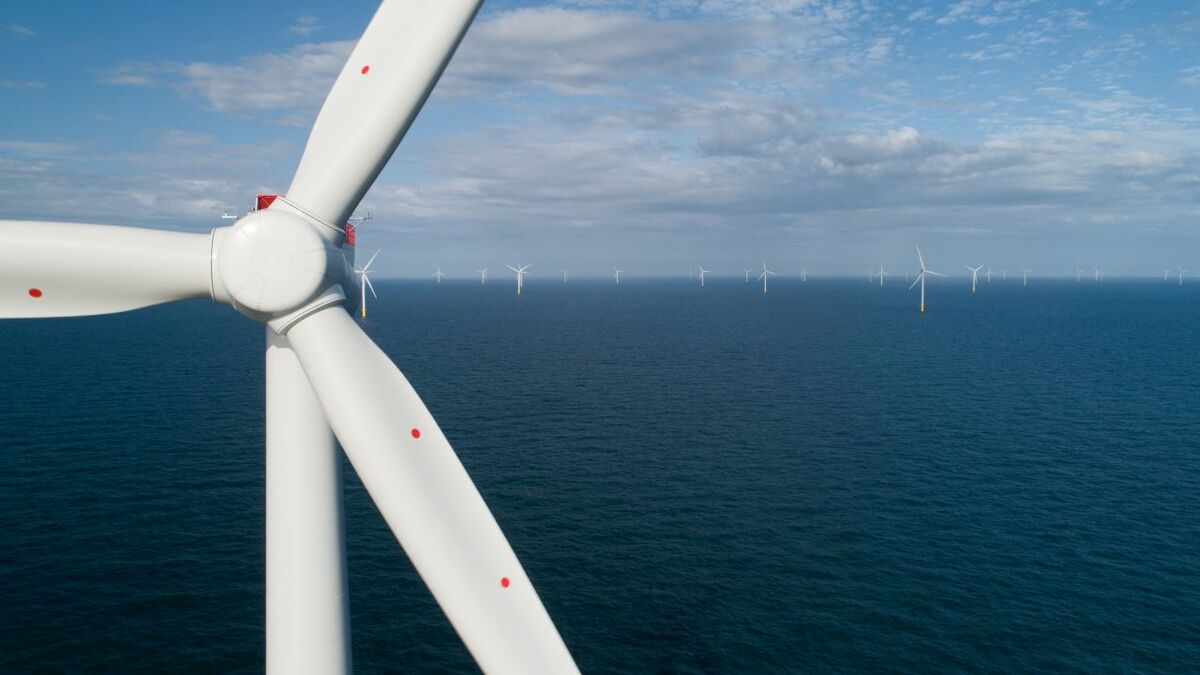 Offshore wind power &lsquo;so cheap it could pay money back to consumers&rsquo;