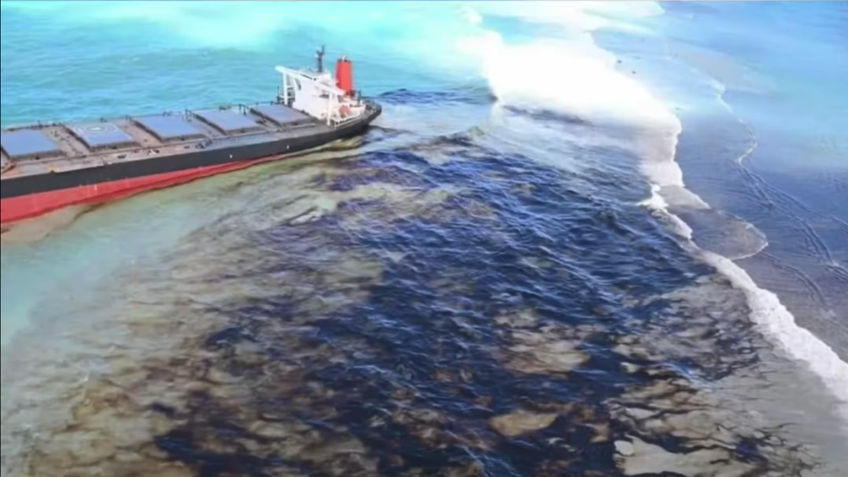 Update: Bulker's oil spill becoming environmental emergency in Mauritius