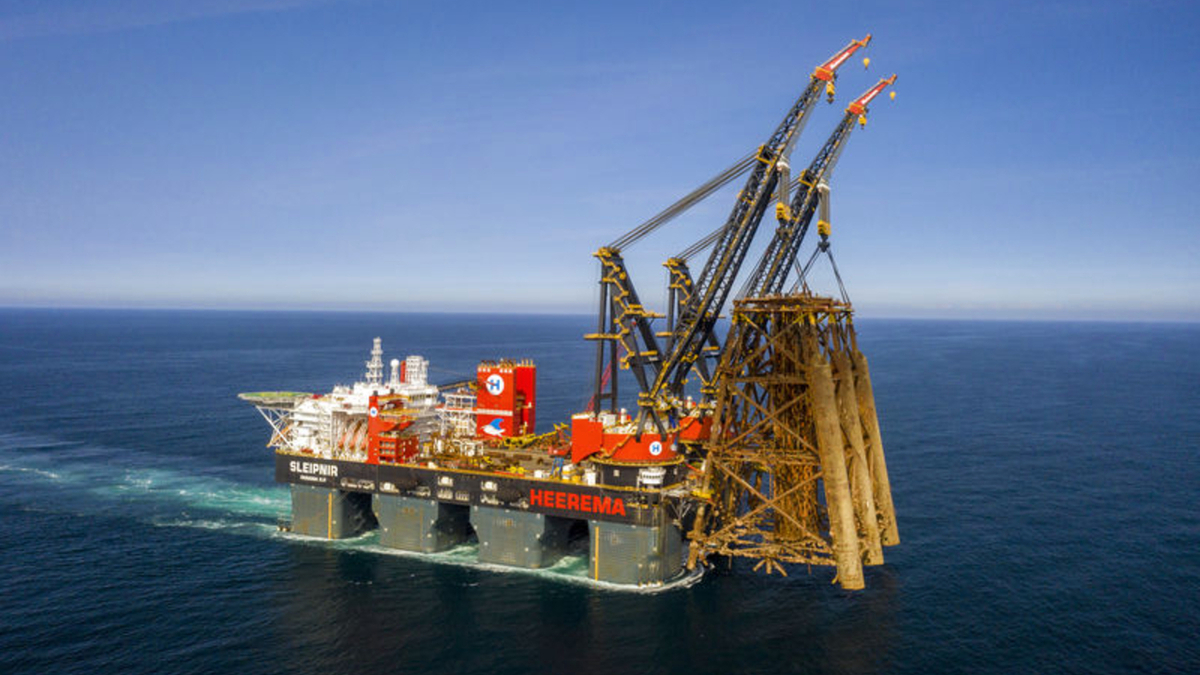 Decommissioning &lsquo;workhorse&rsquo; sets jacket lifting record